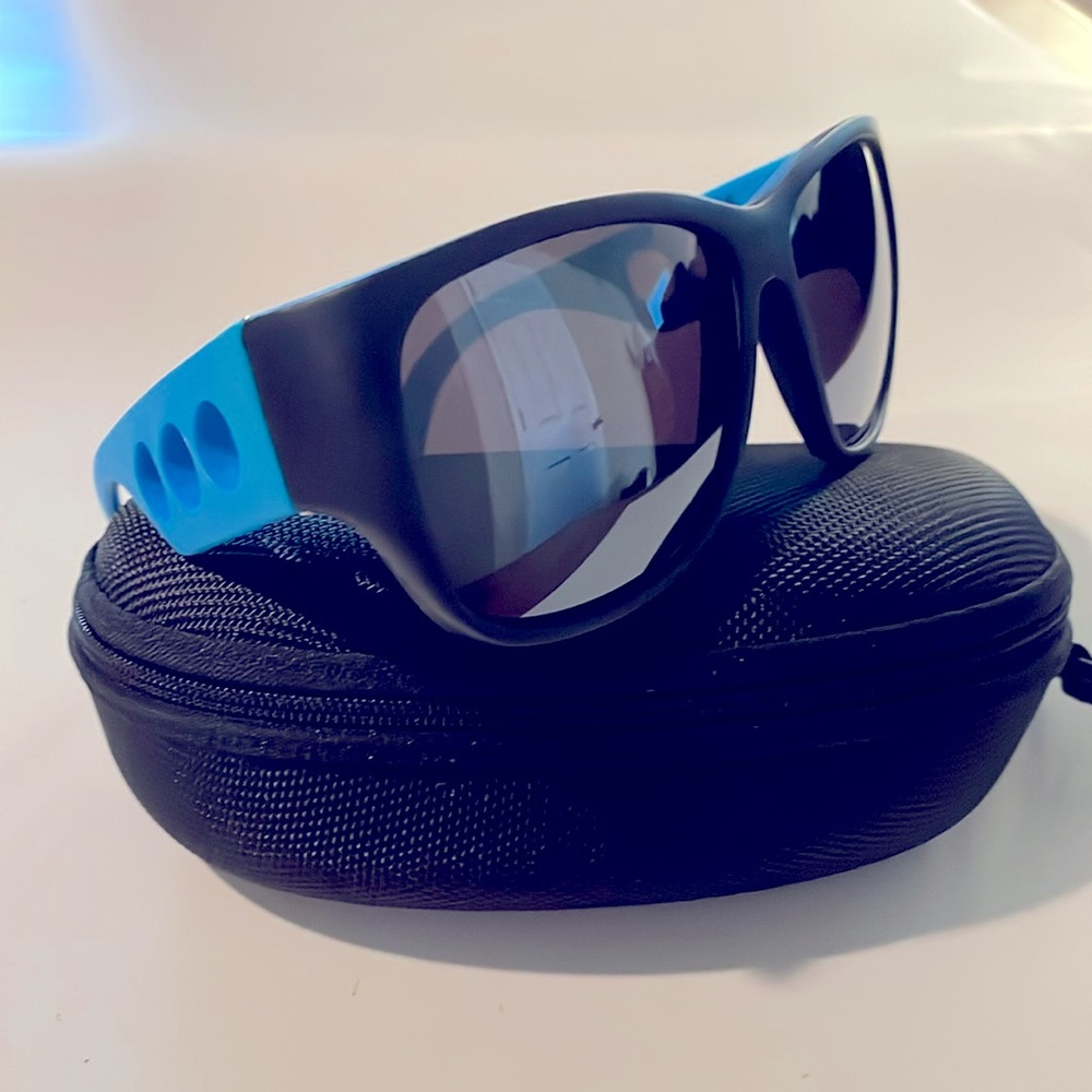 Vintage Roadies for Riviera Blue & Black Men's Women's Sunglasses & Case